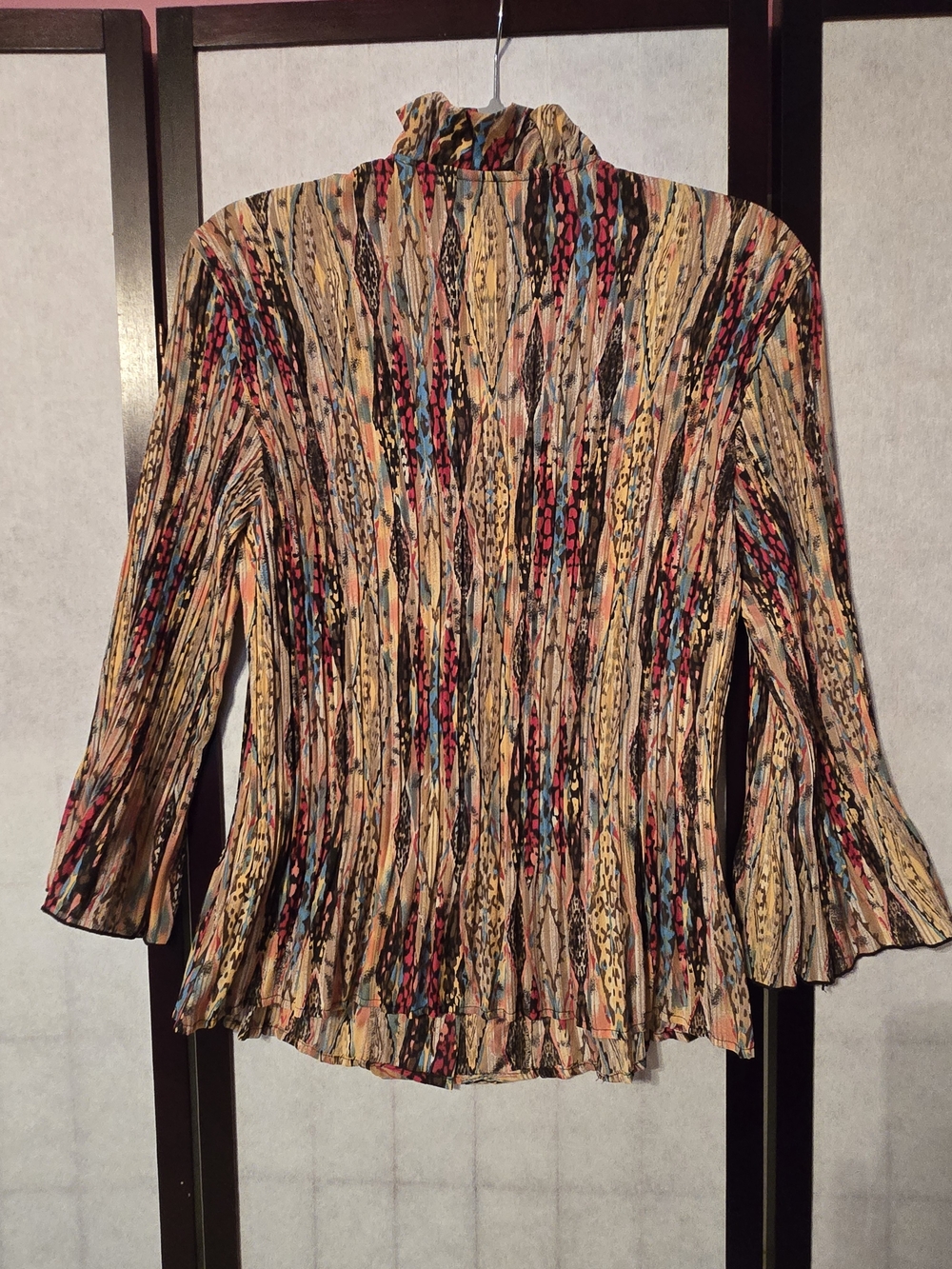 Larry Levine Women's Multi-Color Ruffled Button-Front Top - Picture 6 of 6